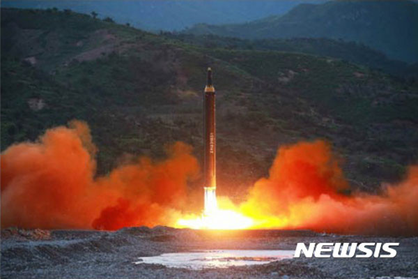 지난 14일 오전 5시 27분 북한은 평안남도 구성군에서 탄도미사일 1발을 발사했다. ⓒ뉴시스. 무단전재 및 재배포 금지.
