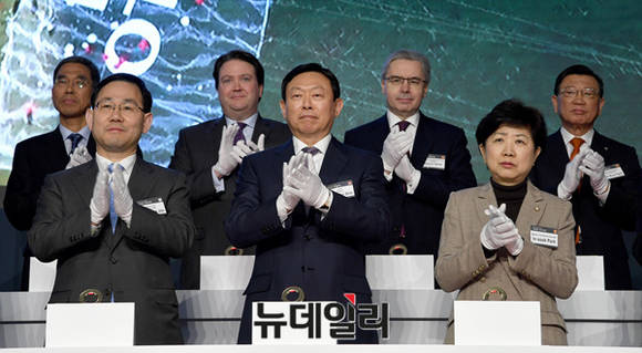 ▲ 신동빈 롯데 그룹 회장(가운데) ⓒ이종현 기자