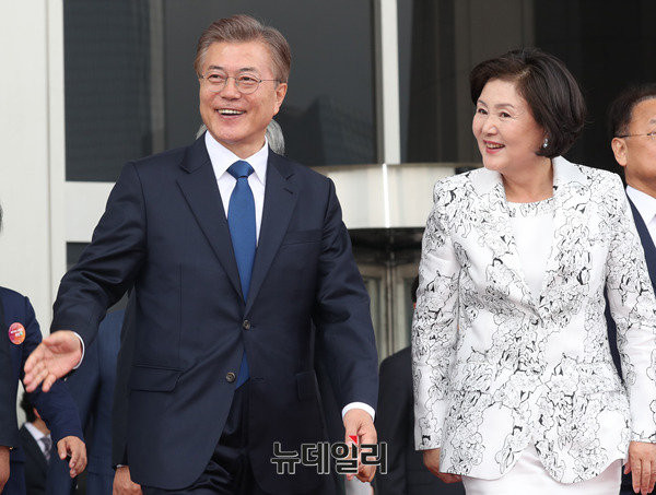 ▲ 문재인 대통령과 김정숙 여사. (자료사진)ⓒ공동사진취재단