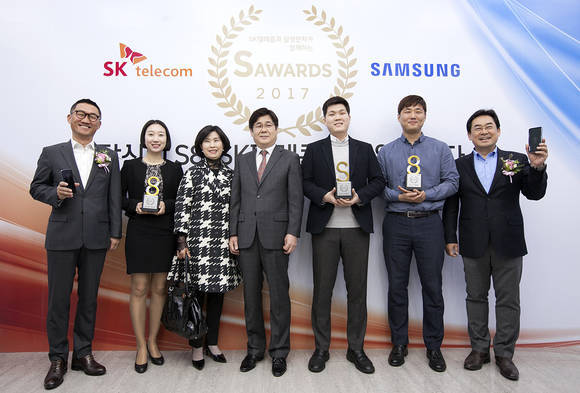 ▲ 프리미엄 스마트폰의 출고가가 전 제품보다 약 10% 더 비싼 것으로 드러났다. 자료사진 ⓒ SKT