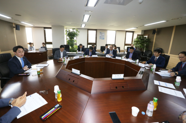 23일 정부과천청사에서 방송통신 정책 수립을 위한 전문가회의가 개최됐다.ⓒ방통위 제공