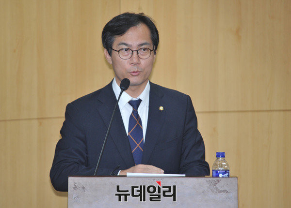 바른정당 소속 김영우 국회 국방위원장. ⓒ뉴데일리 이종현 기자
