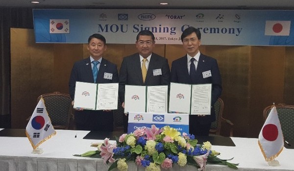 ▲ 안희정 충남도지사는 24일 도쿄에서 하세가와준이치 칸토덴카사 대표이사와 투자협약(MOU)을 했다.ⓒ천안시