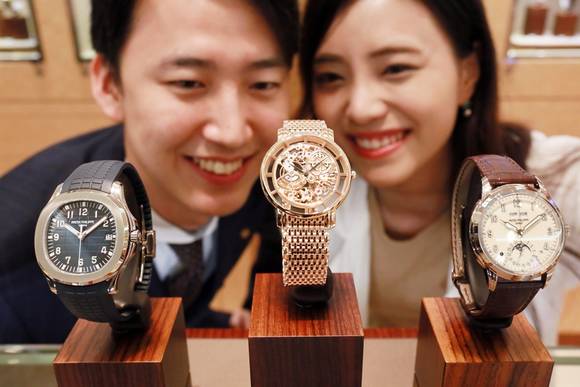 ▲ 갤러리아가 2017 파텍필립 신제품을 전시하고 있다. ⓒ갤러리아