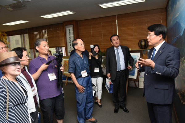 ▲ 재외동포 언론사 편집인들이 26일 제천을 방문했다.ⓒ제천시