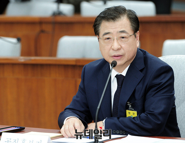 ▲ 질의에 답하는 서훈 후보자.ⓒ뉴데일리=공준표 기자