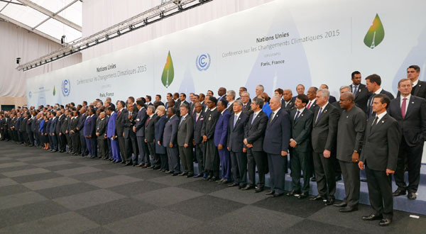 ▲ 2015년 12월 당시 프랑스 파리에서 '기후변화협정'에 참여한 당사국 관계자들. ⓒ위키피디아 공개사진.