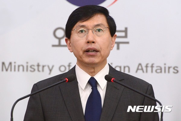 ▲ 정부는 유엔 안전보장이사회(이하 유엔 안보리)가 새로운 대북제재 결의 2356호를 채택한 것은 국제사회의 단호한 의지를 재차 확인한 것이라고 평가했다. 사진은 조준혁 외교부 대변인.ⓒ뉴시스. 무단전재 및 재배포 금지