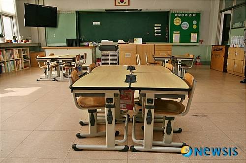 ▲ 2022년까지 교원 1만5900만명을 늘리는 정부 추진 방안 관련해 교육계에서는 엇갈린 반응이 나오고 있다. ⓒ뉴시스