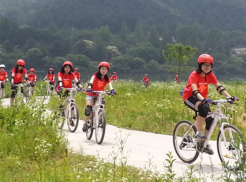 ▲ 서울시교육청은 오는 10일 오전 9시부터 잠실 한강공원에서 여중생 과 인솔교사 안전 요원 등 180여 명이 참석하는 ‘서울 여중생자전거달리기’행사를 연다고 8일 밝혔다. ⓒ서울시교육청