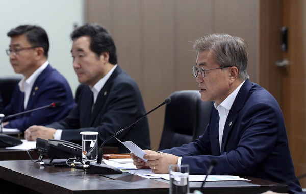 ▲ 문재인 대통령이 8일 북한의 미사일 도발로 열린 국가안전보장회의를 주재한 자리에서 발언을 하고 있다. ⓒ청와대 제공