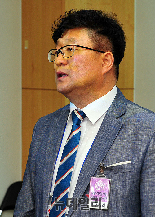 ▲ 2017년 한국항공보안학회에서 '항공특별 사법경찰대 창설'을 발제하는 항공대 황호원 교수 ⓒ뉴데일리 오세진