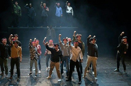 ▲ 극단 시민극장의  ‘위대한 선택’ 공연 장면.ⓒ충북도