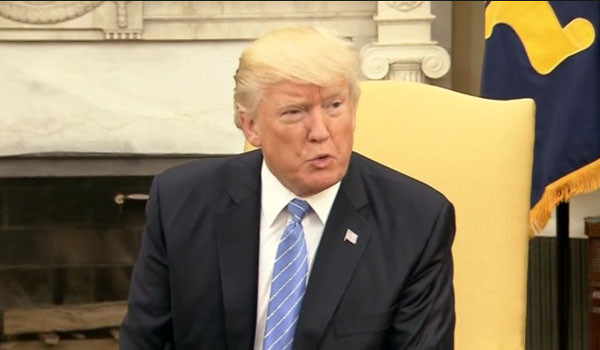 ▲ 도널드 트럼프 美대통령은 지난 20일(현지시간) 페트로 포로셴코 우크라이나 대통령과의 정상회담 후 기자회견에서 30초 동안 故웜비어 씨 문제를 언급하며 