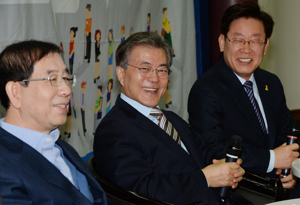 (왼쪽부터) 박원순 서울시장, 문재인 대통령, 이재명 성남시장. ⓒ뉴시스
