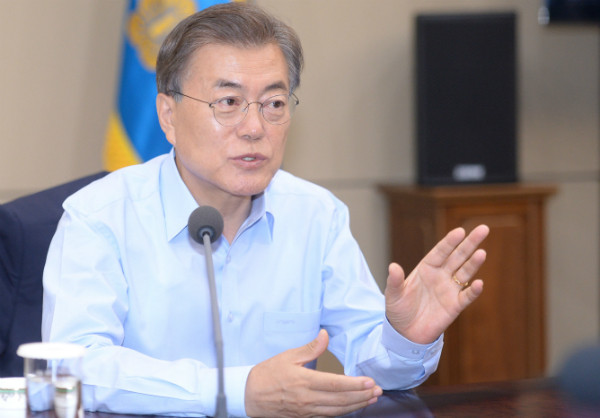 ▲ 문재인 대통령이 22일 오전 청와대 여민관에서 열린 수석·보좌관회의에서 모두발언을 하고 있다. ⓒ뉴시스 사진DB