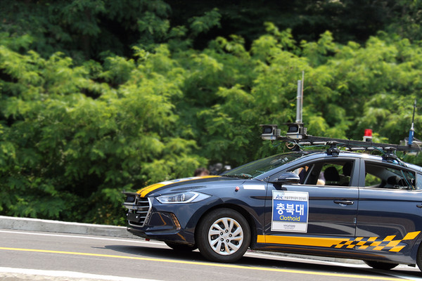 ▲ 충북대 자율주행차 운행 모습.ⓒ충북대