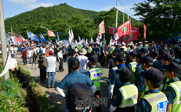 ▲ 성주군 소성리 사드포대 인근에서 진행된 '사드배치촉구집회' ⓒ 뉴데일리 정상윤 기자