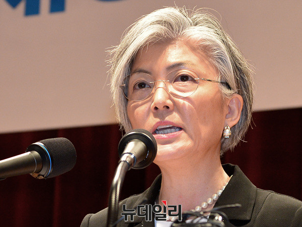 ▲ 강경화 외교부 장관이 전 세계 재외공관장에게 일괄적으로 사표 제출을 지시한 것으로 확인됐다. 사진은 강경화 외교부 장관.ⓒ뉴데일리=공준표 기자