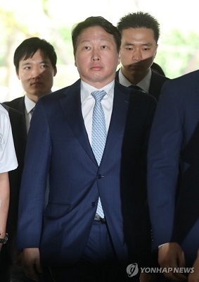 ▲ 최태원 SK 회장이 22일 박근혜-최순실 재판에 증인으로 출석하고 있다.ⓒ연합뉴스