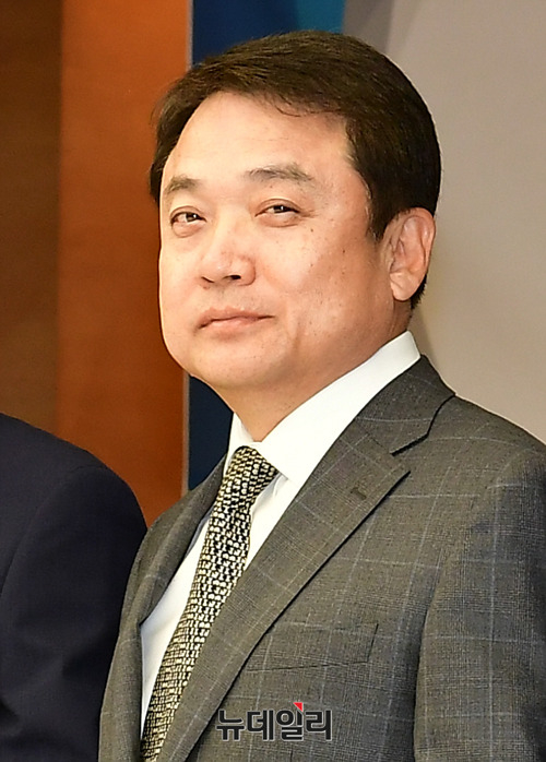 ▲ 현대차 정진행 사장이 김상조 공정거래위원장과 4대그룹간 정책간담회에 참석했다.ⓒ정상윤 기자