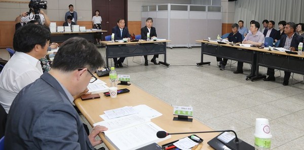 ▲ 26일 이승훈 충북 청주시장의 민선 6기 공약사업에 대한 시민평가 종합보고회가 열렸다.ⓒ청주시