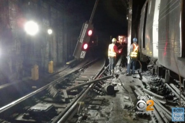 ▲ 미국 뉴욕에서 27일(현지시간) 지하철 탈선 사고가 발생해 승객 34명이 다쳤다. 사진은 관련 美'CBS 뉴욕'보도 일부.ⓒ美'CBS 뉴욕' 보도영상 화면캡쳐