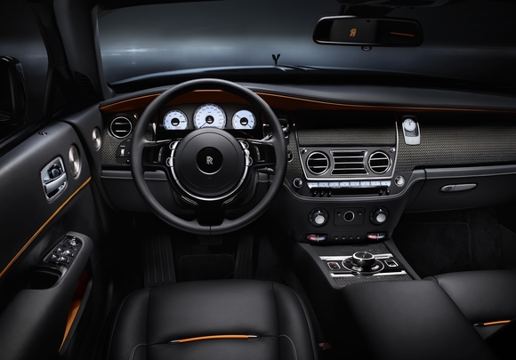 ▲ 롤스로이스의 '던 블랙 배지' 모델.ⓒ롤스로이스