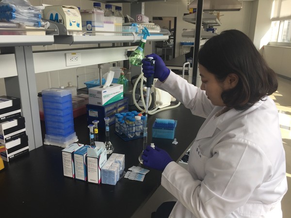 ▲ 화장품 안전성 실험.ⓒ충남도