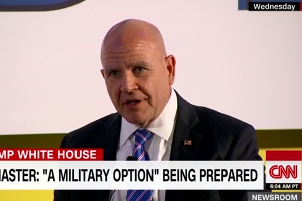 ▲ 허버트 맥마스터 美백악관 국가안보회의(NSC) 보좌관은 28일(현지시간) “도널드 트럼프 美대통령이 북한에 대해 누구도 하고 싶어 하지 않는 군사적 옵션을 포함 다양한 선택을 준비하도록 요구했다”고 말했다. 사진은 맥마스터 NSC 보좌관.ⓒ美'CNN' 보도영상 화면캡쳐