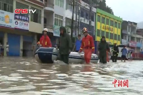 ▲ 중국 남부 광시장족 자치구에 연일 내린 비로 홍수가 발생해 약 109만 명이 수해를 입은 것으로 알려졌다. 사진은 관련 中'중신망(中新網)' 보도 일부.ⓒ中'중신망(中新網)' 보도영상 화면캡쳐