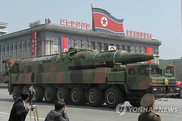 ▲ 사진은 북한이 2012년 4월 열병식에 공개한 'KN-08' 미사일.ⓒ연합뉴스. 무단전재 및 재배포 금지