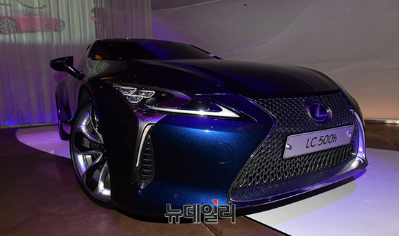 ▲ 렉서스 플래그십 쿠페 LC500h.ⓒ정상윤 기자