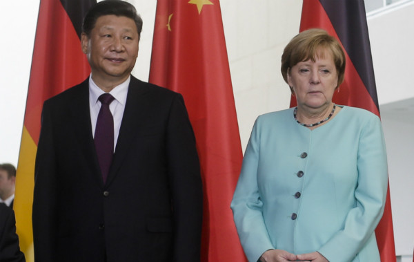 ▲ 앙겔라 메르켈 독일 총리는 지난 3~4일 시진핑 중국 국가주석을 상대로 부부동반 만찬을 베풀고 연이어 정상회담과 실무오찬을 가지며 많은 대화를 나눈 것으로 알려졌다. ⓒ뉴시스 사진DB