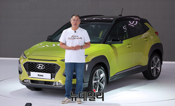 ▲ 지난 6월 13일 고양 현대모터스튜디오에서 열린 코나 출시 행사에 참석한 정의선 현대자동차 부회장이 코나에 대해 소개하고 있다.ⓒ뉴데일리