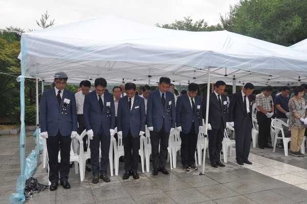 ▲ 사진 왼쪽부터 옥천군부군수, 한국도로공사 박승갑 경영본부장, 한국도로공사 권오철 대전충남본부장, 한국도로공사 김시환 총무처장.ⓒ한국도로공사 대전충남본부