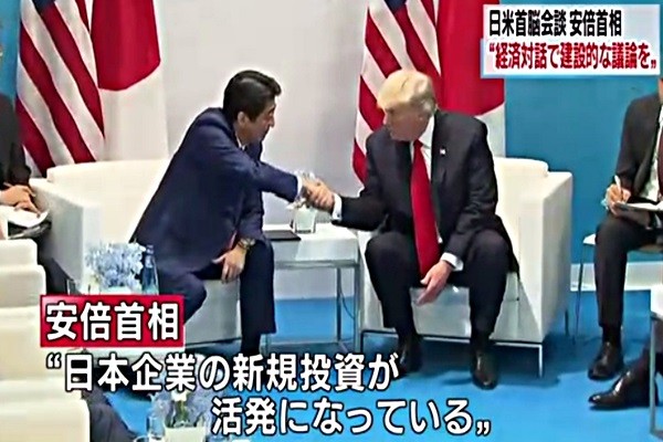 ▲ 도널드 트럼프 미국 대통령과 아베 신조(安倍晋三) 일본 총리가 8일(현지시간) 북한의 핵·미사일 위협에 대한 공동 대응 및 대북압력 강화 필요성에 한목소리를 냈다. 사진은 관련 日'NHK' 보도 일부.ⓒ日'NHK' 보도영상 화면캡쳐