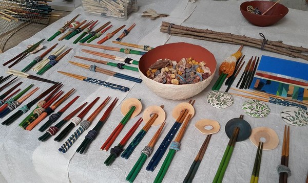 ▲ 예술작품을 닮은 젓가락 전시 모습.ⓒ청주시