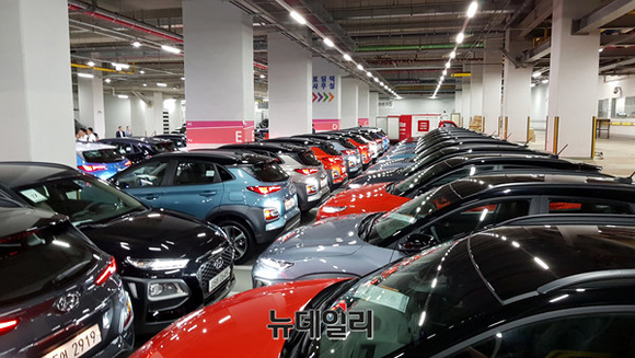 ▲ 시승을 위해 대기중인 코나ⓒ뉴데일리