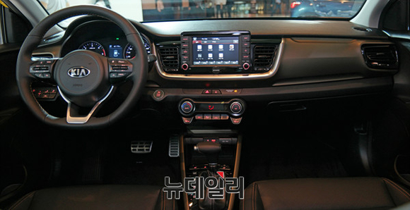 ▲ 기아자동차 소형 SUV 스토닉 내부.ⓒ이기륭 기자