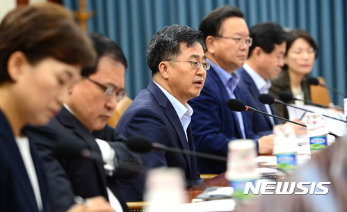 ▲ 김동연 경제부총리 겸 기획재정부 장관이 16일 오전 서울 종로구 정부서울청사에서 열린 경제관계장관회의에 참석해 모두발언을 하고 있다. ⓒ 뉴시스