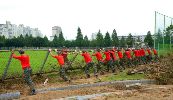 ▲ 지역 내 군부대도 피해 현장에 투입돼 복구작업을 실시하고 있다.ⓒ증평군