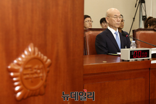19일 이효성 방통위원장 후보자에 대한 인사청문회가 실시된 가운데, 20일 자유한국당 의원들이 기자회견을 열고 이 후보자의 자진사퇴를 촉구했다.ⓒ뉴데일리 이종현 기자