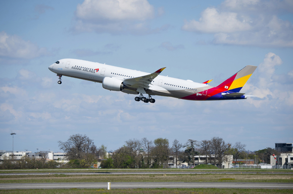 ▲ 아시아나항공은 20일 A350 2호기를 도입했다고 밝혔다.ⓒ아시아나항공