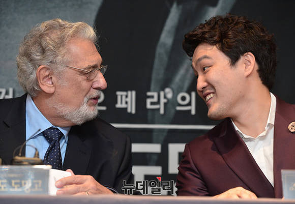 ▲ 지난해 10월 서울에서 열린 플라치도 도밍고 내한공연에서 함께 무대에 선 테너 김건우.