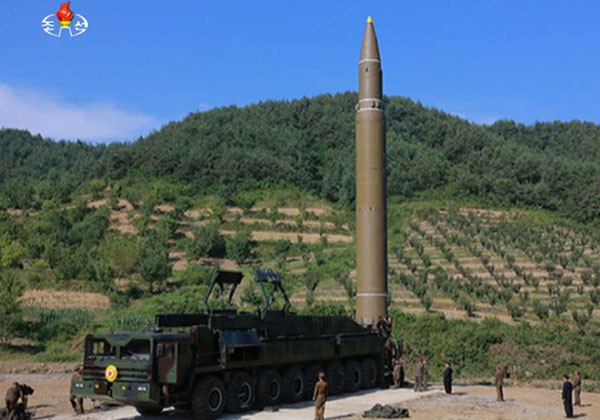 지난 4일 북한이 발사한 ICBM급 탄도미사일 '화성-14형'. ⓒ北선전매체 화면캡쳐.