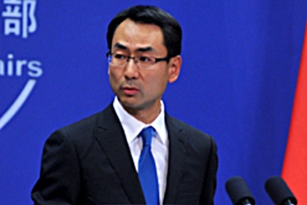 ▲ 중국 정부가 북한의 대륙간 탄도미사일(ICBM)급 ‘화성-14형’ 시험발사 도발에는 의례적인 성명으로 대처하고 한국 내 ‘사드(THAAD)’ 잔여 발사대 추가 배치에 대해서는 강력하게 반발하는 이중적 모습을 보이고 있다. 사진은 겅솽(耿爽) 中외교부 대변인.ⓒ中외교부 홈페이지 캡쳐