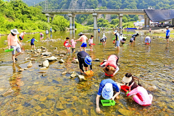 ▲ ‘제8회 청송 안덕 다슬기 축제’가 ‘굽이 굽이 골부리 마을’이라는 부재로 오는 5~8일까지 안덕면에서 열린다.ⓒ청송군