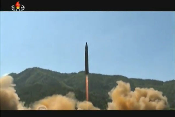 ▲ 지난 7월 4일 북한이 발사한 대륙간 탄도미사일 '화성-14형'의 영상. ⓒ北유튜브 선전채널 화면캡쳐.