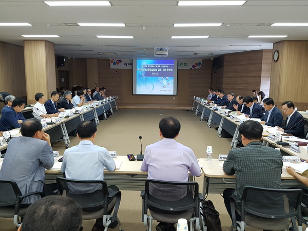 ▲ 충남경제위기대응시스템 구축 토론회.ⓒ충남도